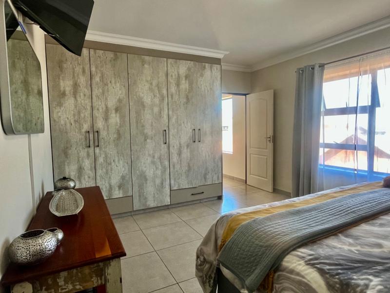 3 Bedroom Property for Sale in Fraaiuitsig Western Cape